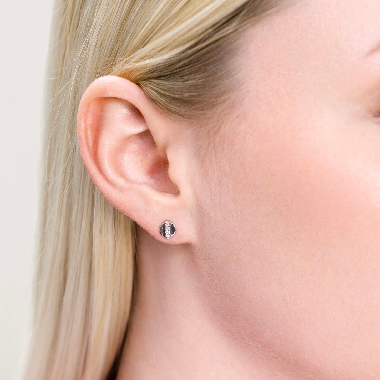 Round Dot Stud Earrings in Rhodium-Plated Sterling Silver | M by Monte Luna